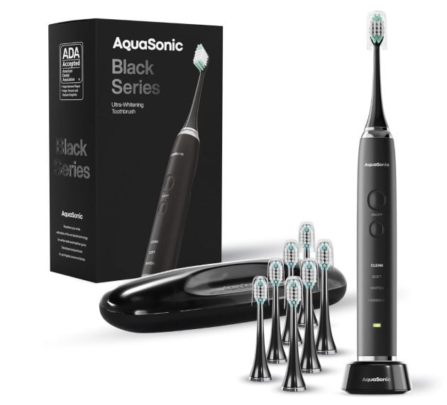 Aquasonic toothbrush